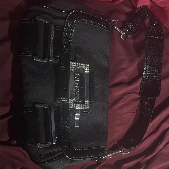 GUESS Black Shoulder Bag - Picture 1 of 4